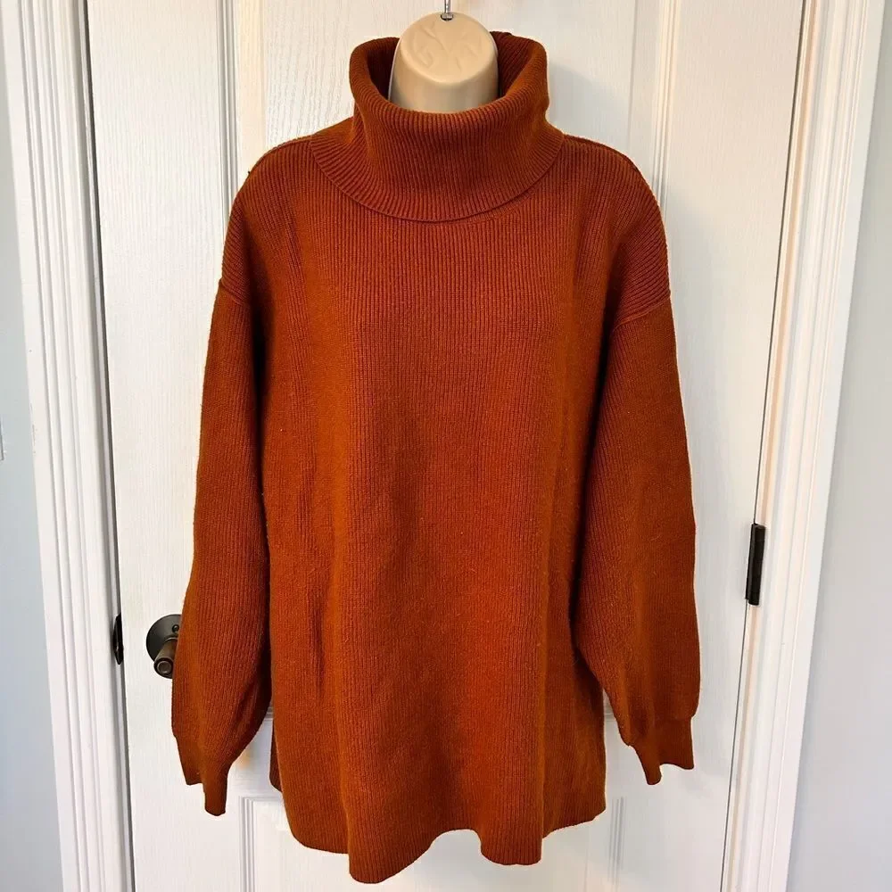 Free People Burnt Orange Softly Structured Oversized Sweater! ❤️